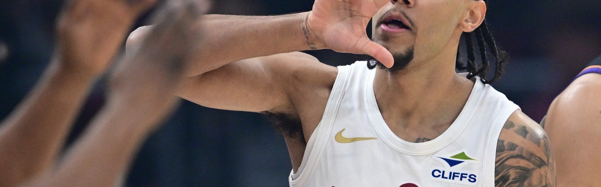 世界杯高清赛事直播地址-解说：泰森一点也不贪功 当诱饵吸引防守助攻莫布里 完成制胜一击